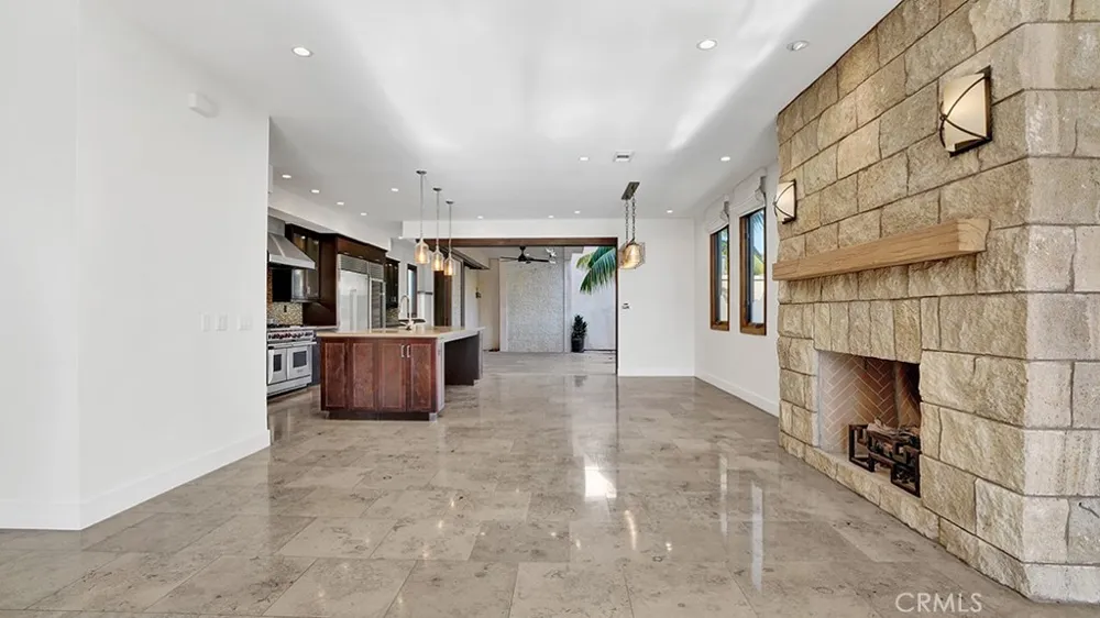 243 Poppy Avenue Corona del Mar, CA 92625