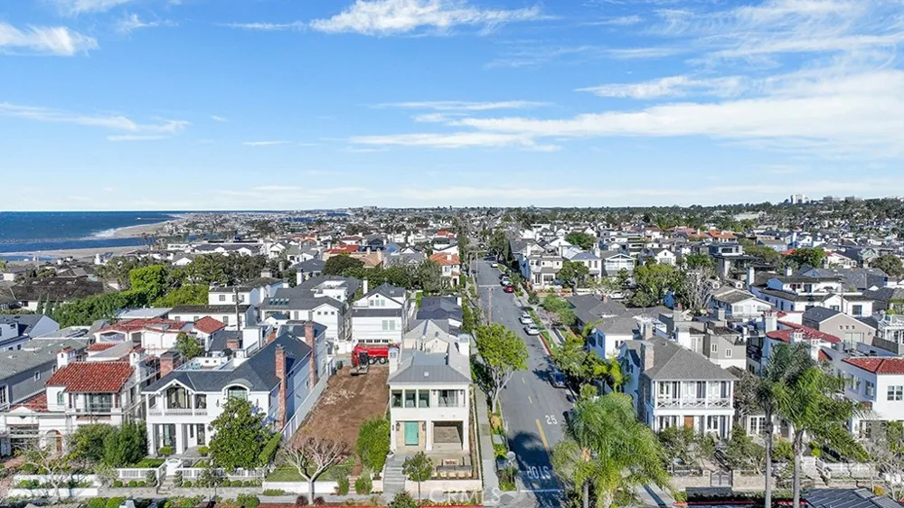 243 Poppy Avenue Corona del Mar, CA 92625