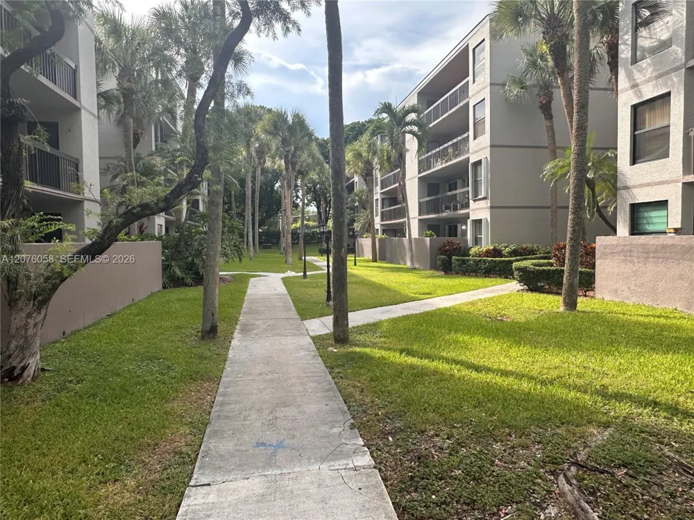8810 SW 132nd Pl #401DN Miami, FL 33186
