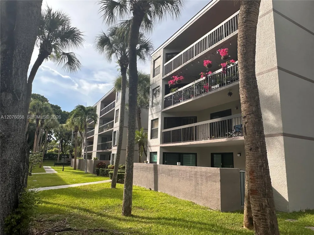 8810 SW 132nd Pl #401DN Miami, FL 33186