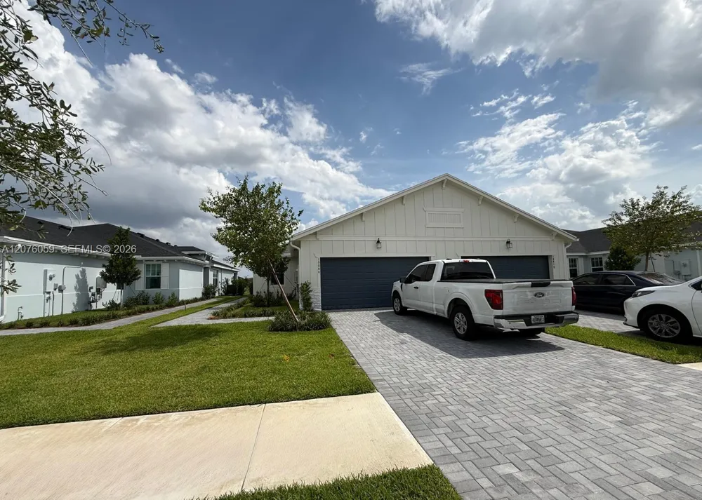 19804 Whispering Creek Rd #19804 Loxahatchee, FL 33470