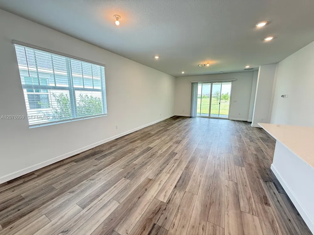 19804 Whispering Creek Rd #19804 Loxahatchee, FL 33470