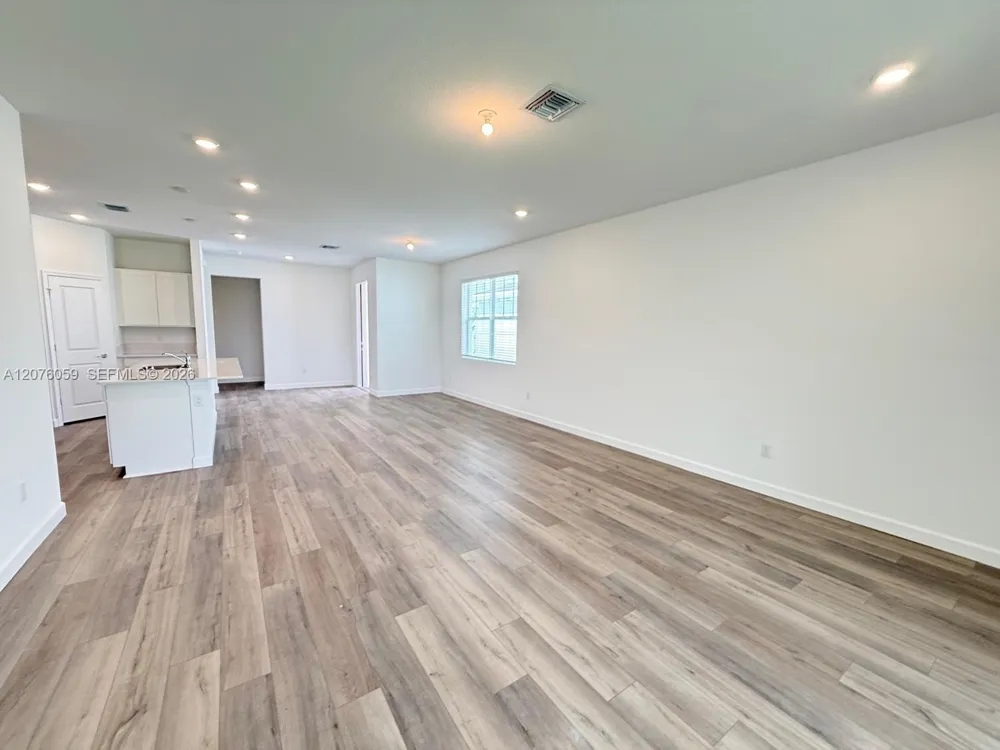 19804 Whispering Creek Rd #19804 Loxahatchee, FL 33470
