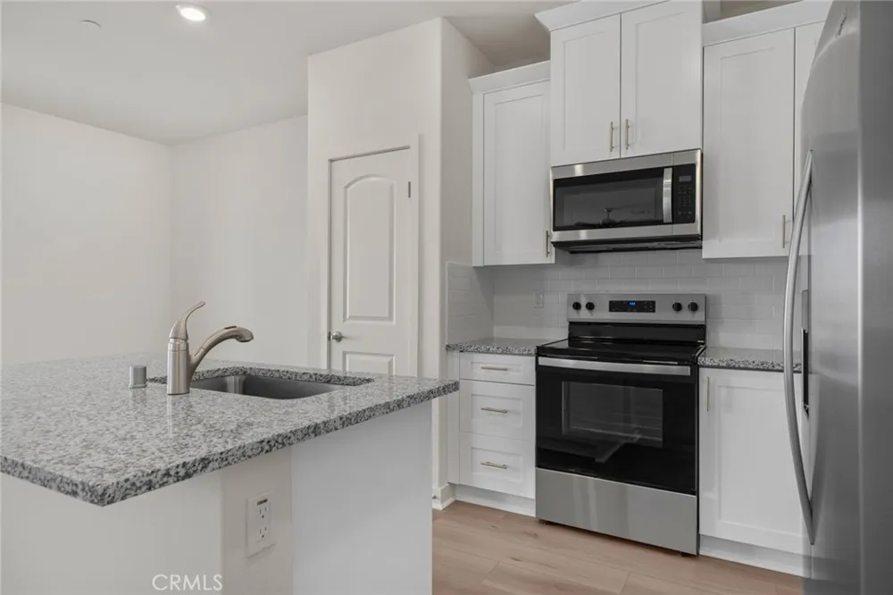 14842 Desert Lily Court Apple Valley, CA 92307