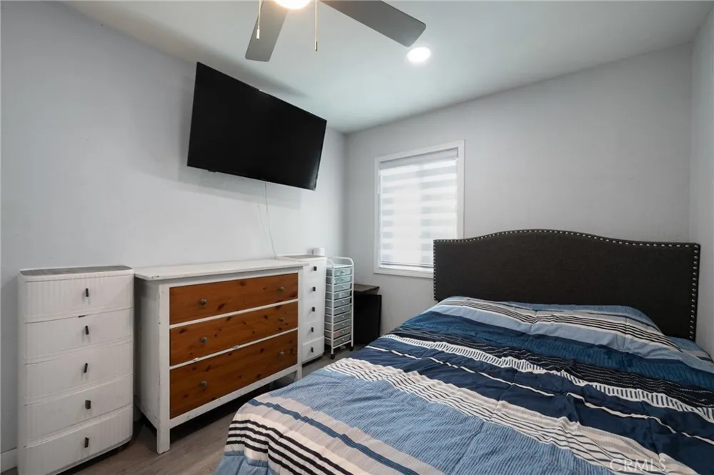 728 W Cressey Compton, CA 90222