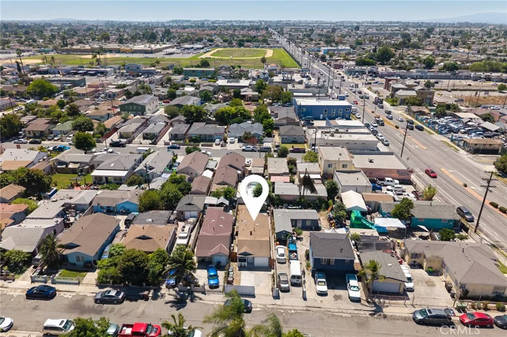 728 W Cressey Compton, CA 90222