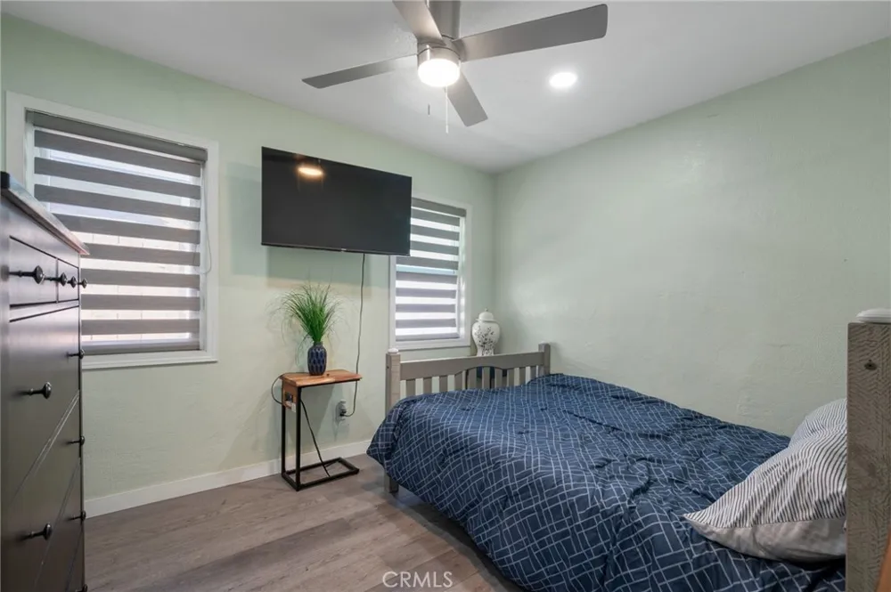 728 W Cressey Compton, CA 90222