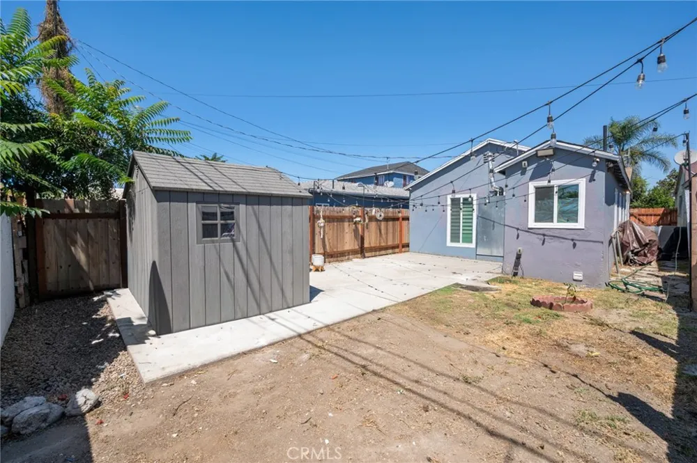 728 W Cressey Compton, CA 90222