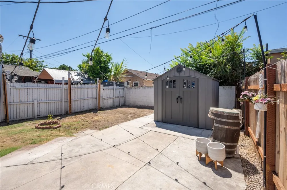 728 W Cressey Compton, CA 90222