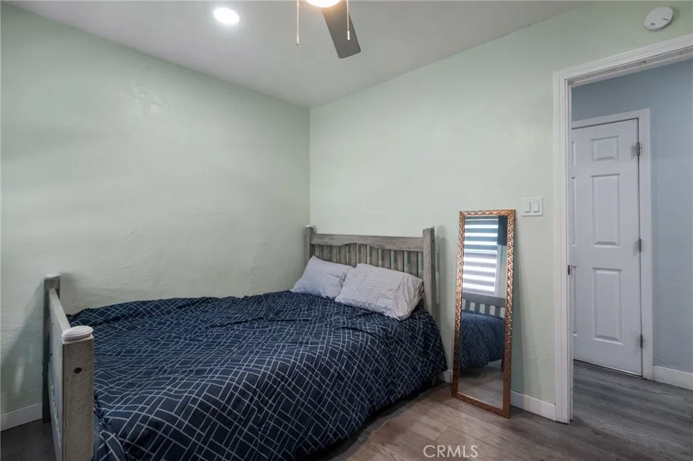 728 W Cressey Compton, CA 90222