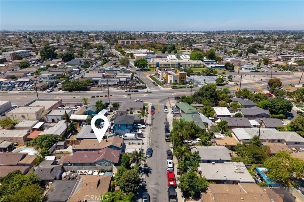 728 W Cressey Compton, CA 90222