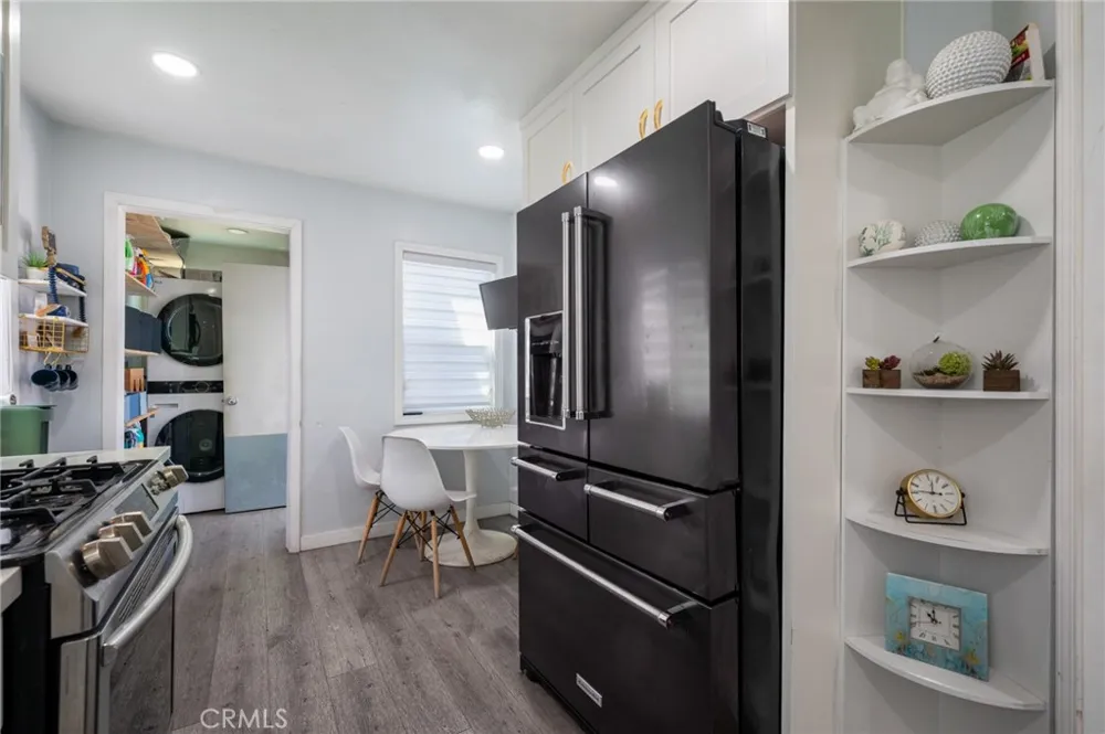 728 W Cressey Compton, CA 90222