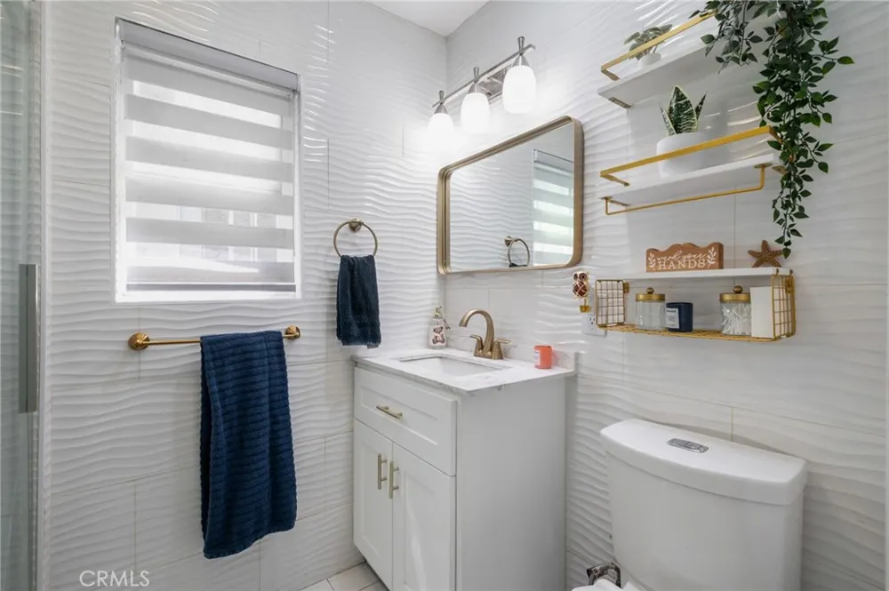 728 W Cressey Compton, CA 90222