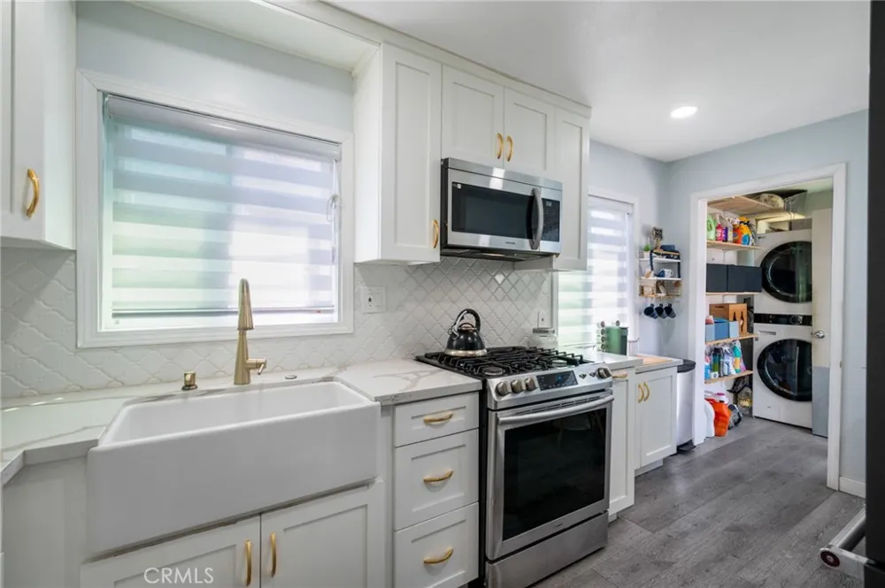 728 W Cressey Compton, CA 90222