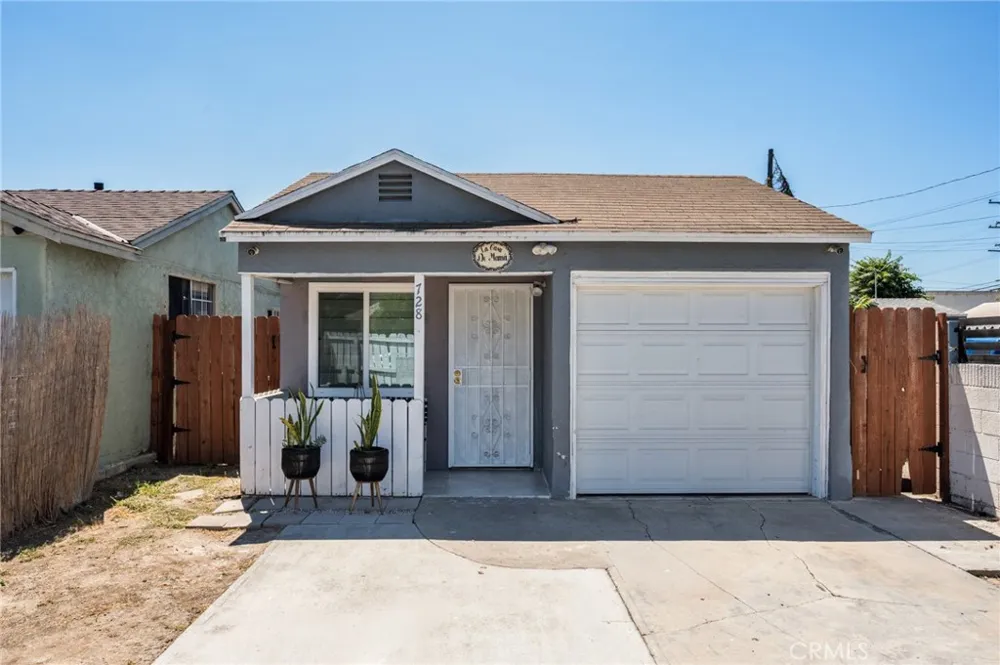 728 W Cressey Compton, CA 90222