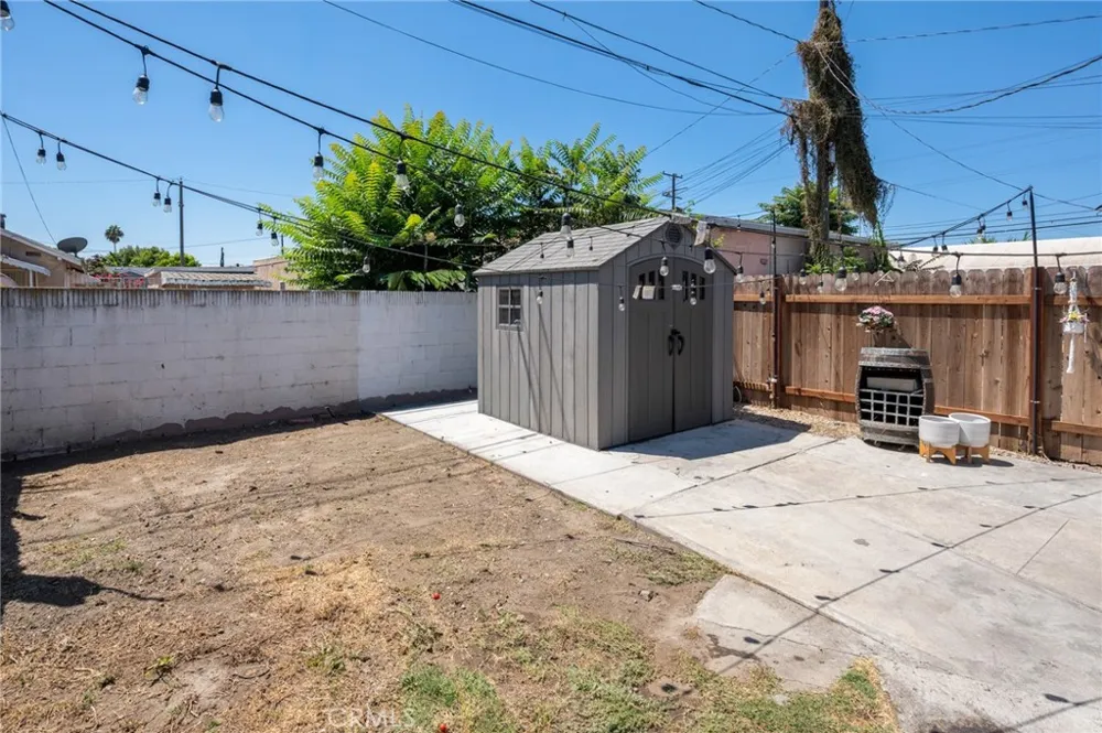 728 W Cressey Compton, CA 90222