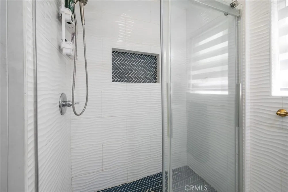 728 W Cressey Compton, CA 90222