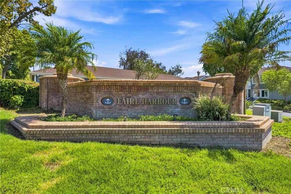 2127 Avenida Espada #210 San Clemente, CA 92673
