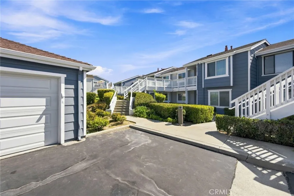 2127 Avenida Espada #210 San Clemente, CA 92673