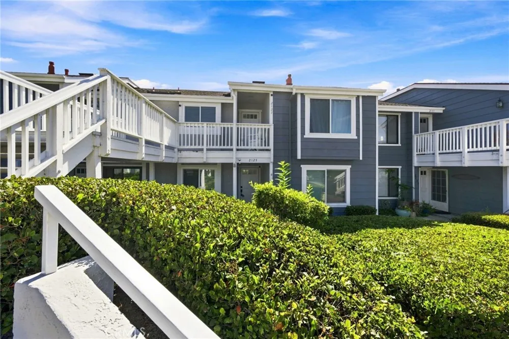 2127 Avenida Espada #210 San Clemente, CA 92673