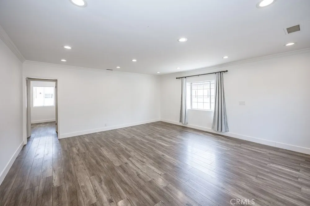 6506 Teesdale Avenue North Hollywood, CA 91606