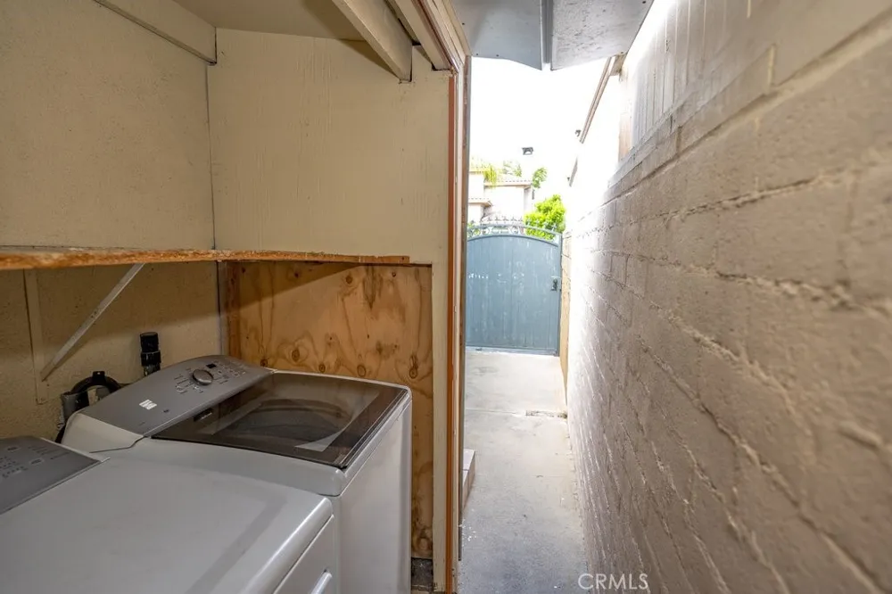 6506 Teesdale Avenue North Hollywood, CA 91606