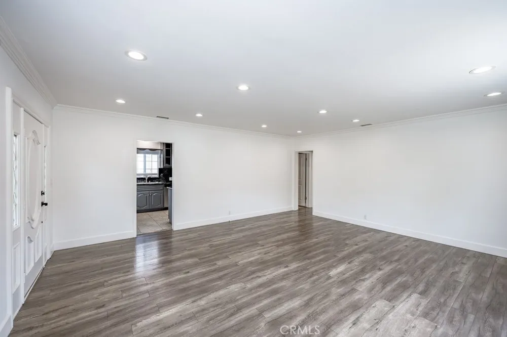 6506 Teesdale Avenue North Hollywood, CA 91606