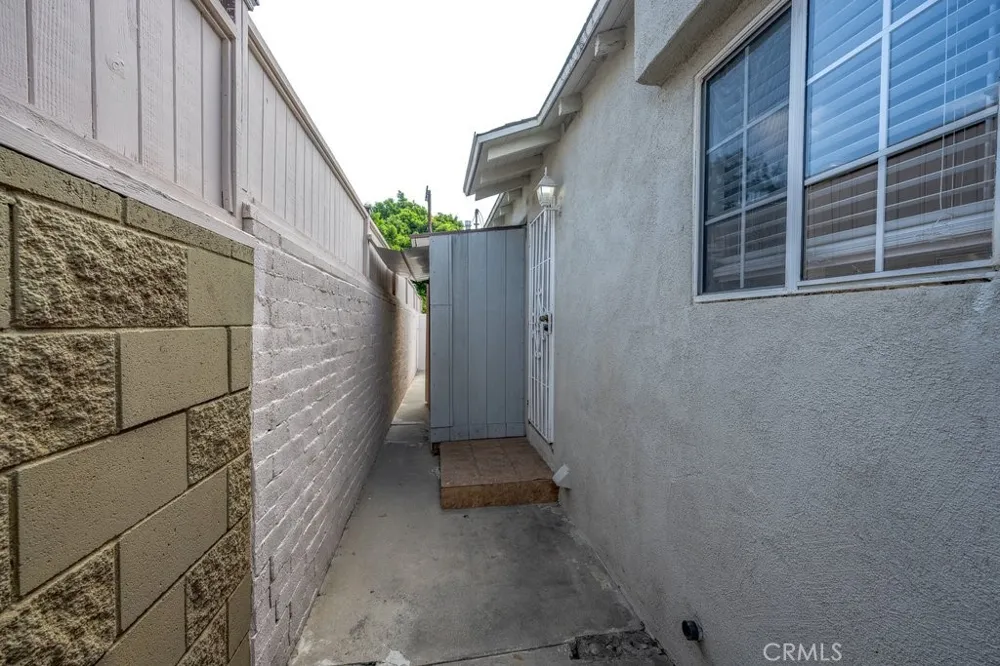 6506 Teesdale Avenue North Hollywood, CA 91606