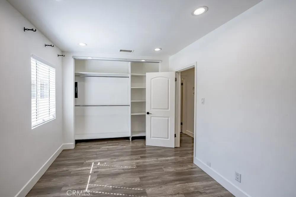 6506 Teesdale Avenue North Hollywood, CA 91606