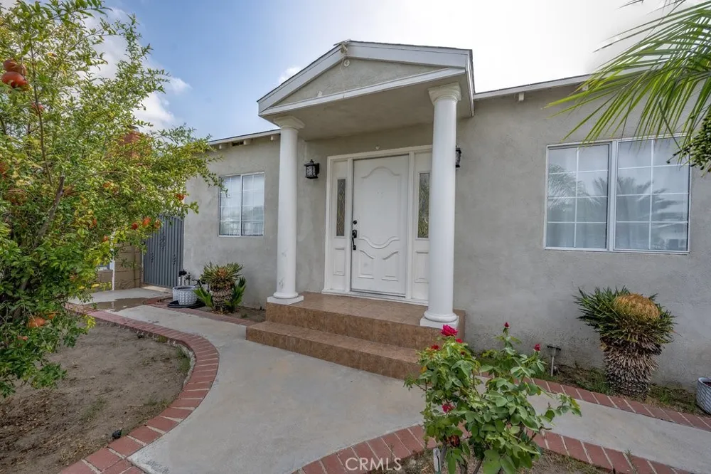 6506 Teesdale Avenue North Hollywood, CA 91606