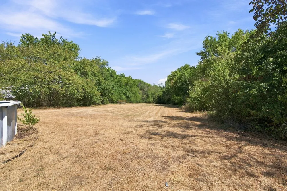 919 W North Avenue Checotah, OK 74426