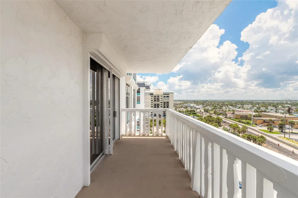 1575 OCEAN SHORE BOULEVARD #J070 Ormond Beach, FL 32176