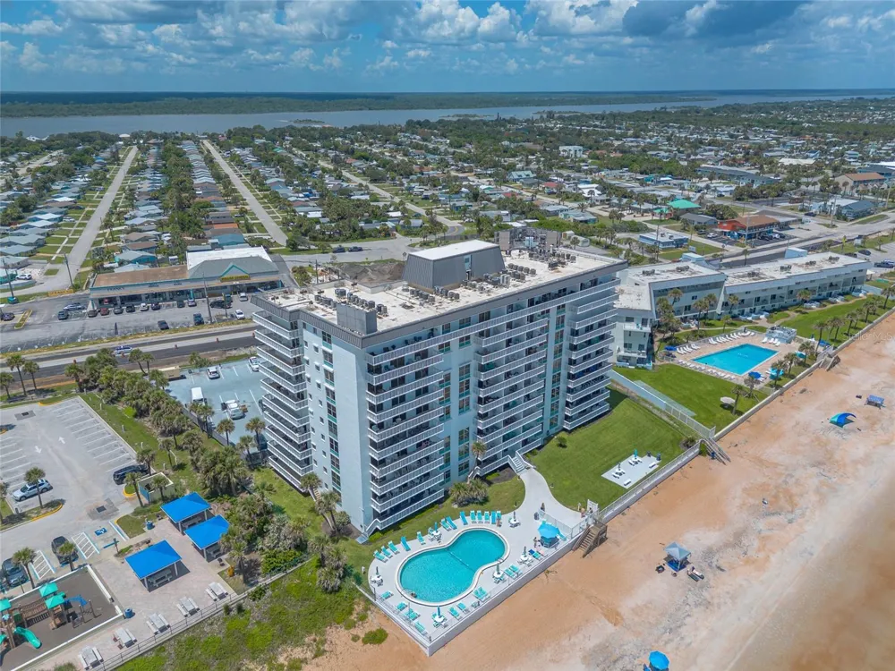 1575 OCEAN SHORE BOULEVARD #J070 Ormond Beach, FL 32176