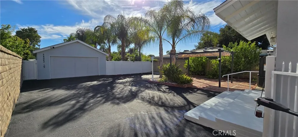 24943 Chestnut Newhall, CA 91321