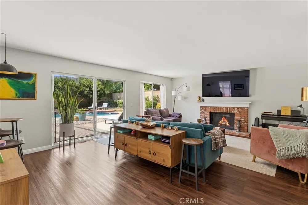 29534 Meadowmist Way Agoura Hills, CA 91301