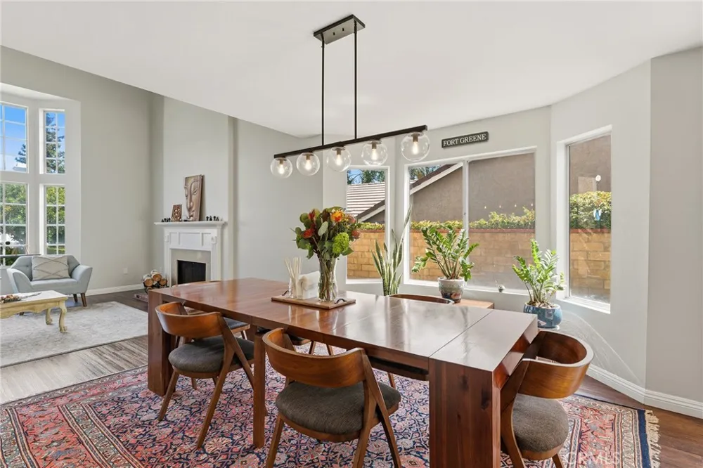 29534 Meadowmist Way Agoura Hills, CA 91301