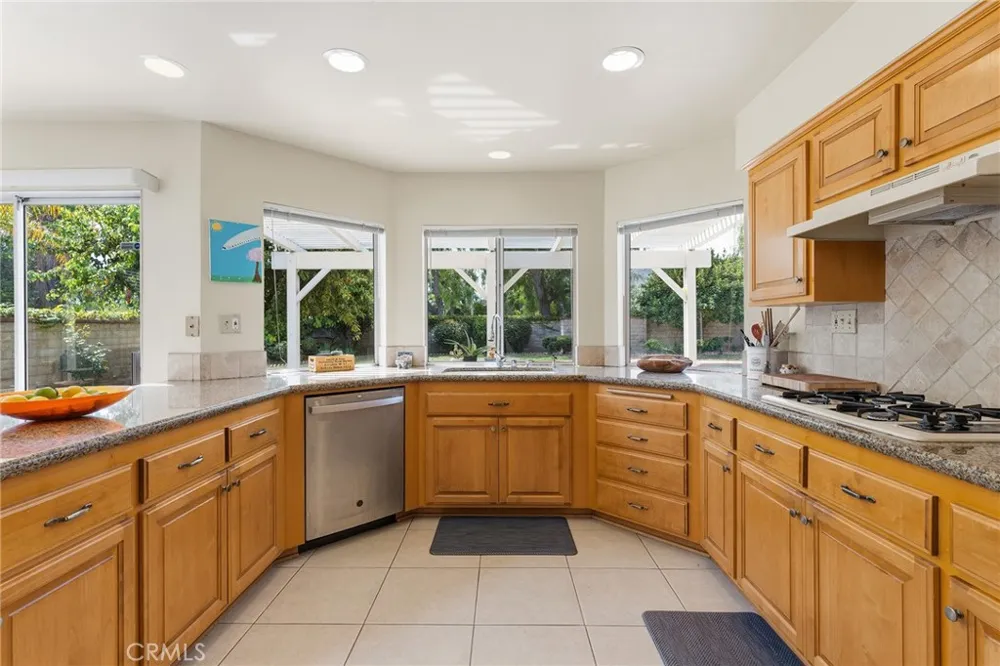 29534 Meadowmist Way Agoura Hills, CA 91301