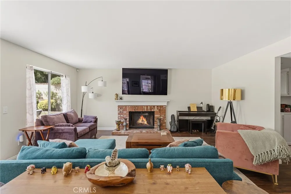 29534 Meadowmist Way Agoura Hills, CA 91301
