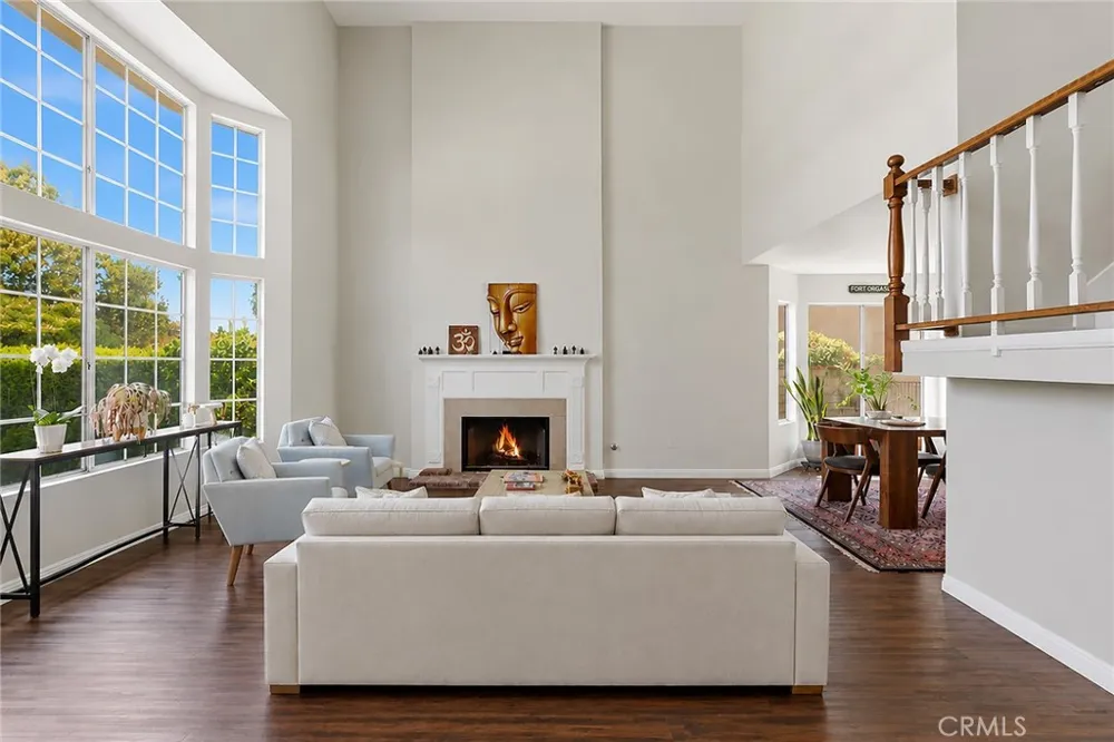 29534 Meadowmist Way Agoura Hills, CA 91301