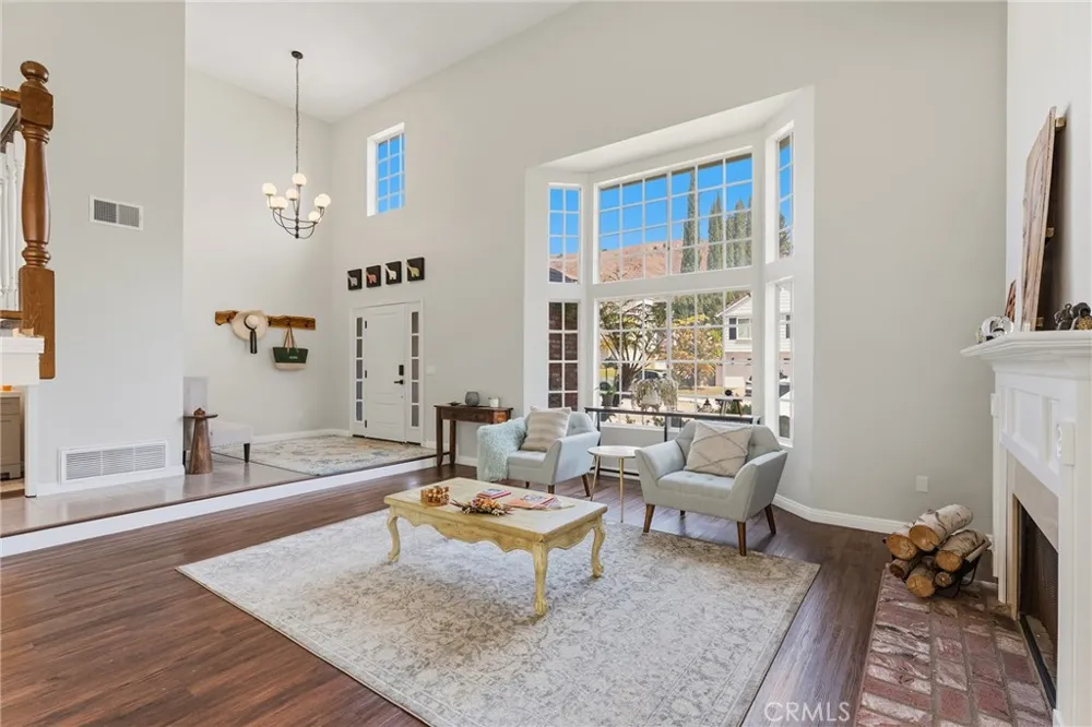 29534 Meadowmist Way Agoura Hills, CA 91301