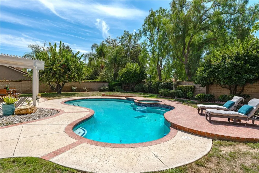 29534 Meadowmist Way Agoura Hills, CA 91301