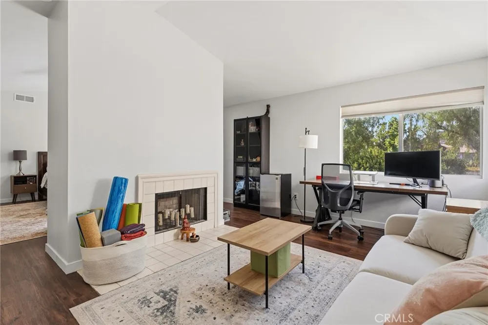 29534 Meadowmist Way Agoura Hills, CA 91301