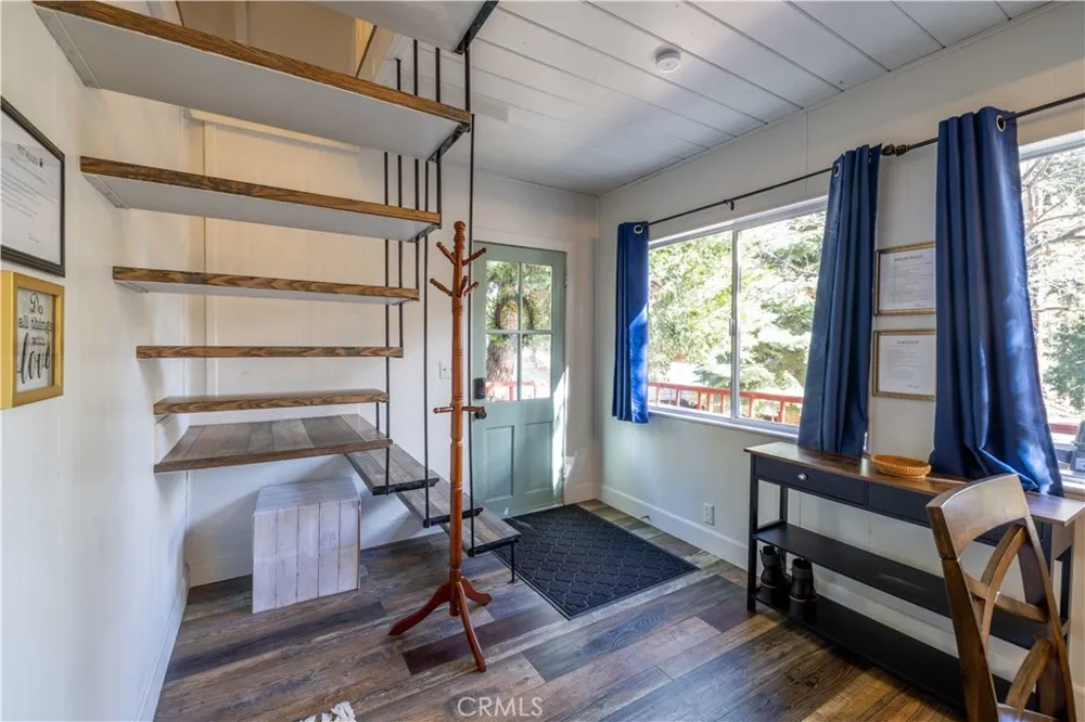 31771 Christmas Tree Lane Running Springs, CA 92382
