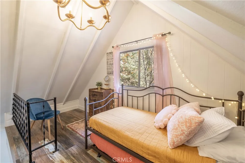 31771 Christmas Tree Lane Running Springs, CA 92382