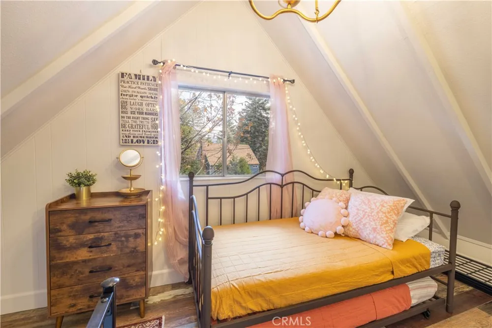 31771 Christmas Tree Lane Running Springs, CA 92382