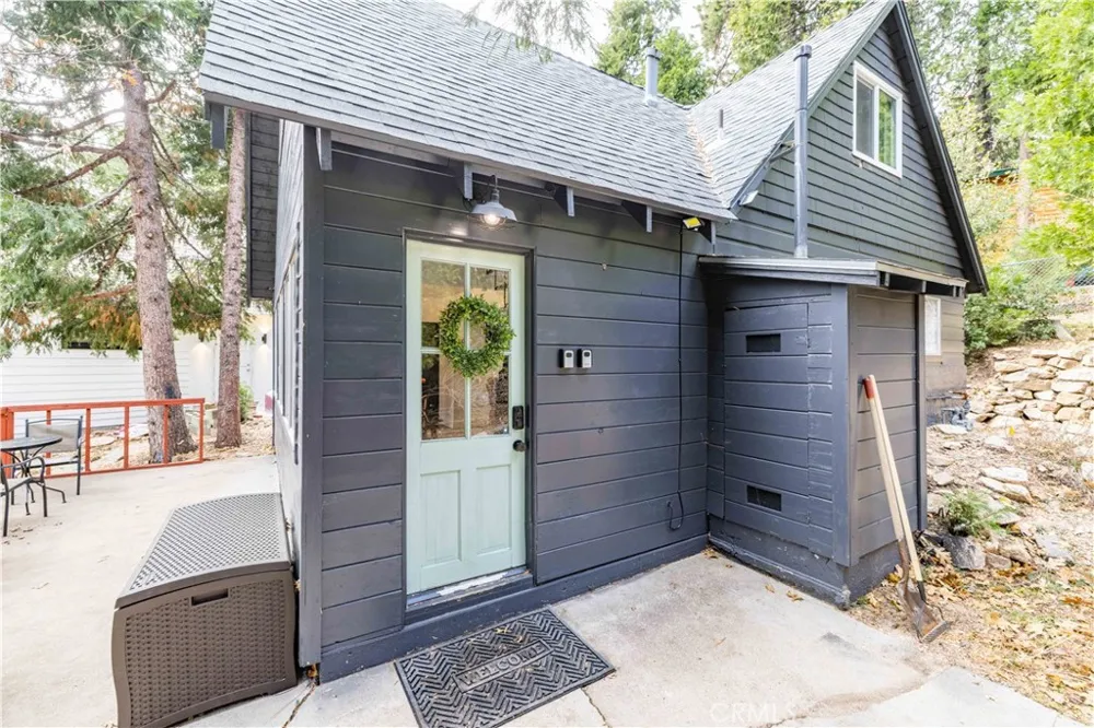 31771 Christmas Tree Lane Running Springs, CA 92382