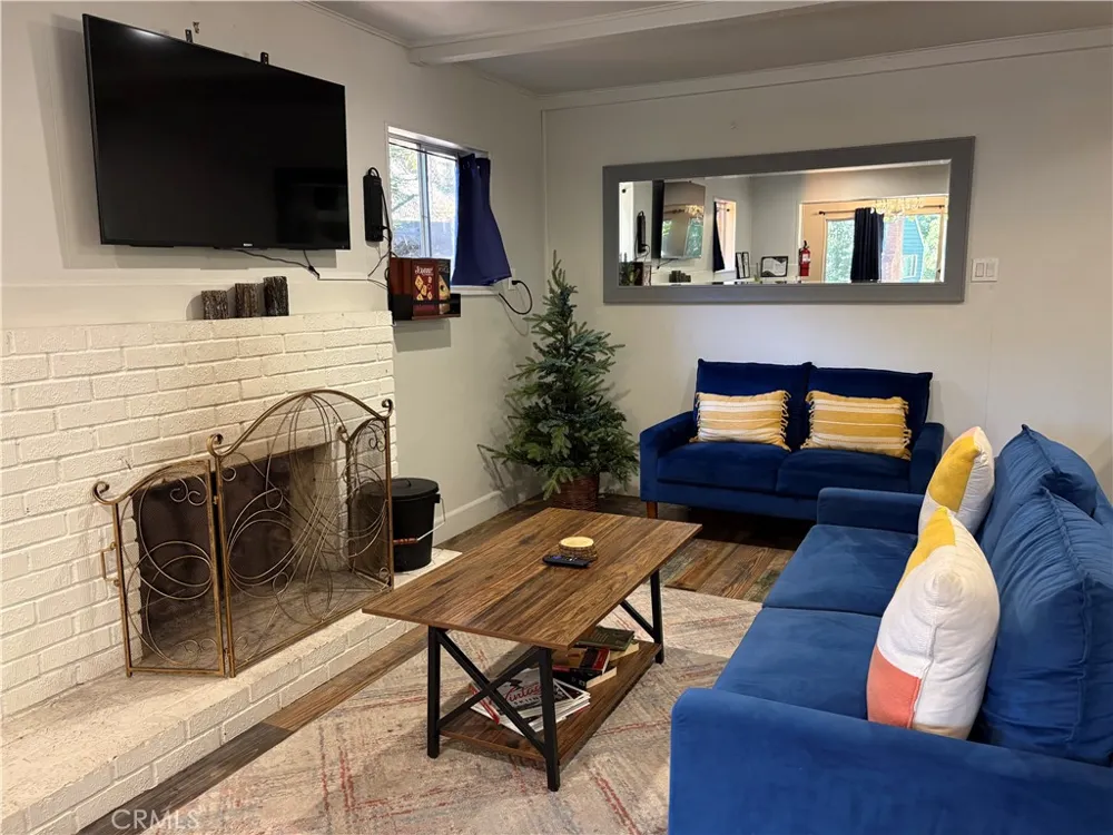 31771 Christmas Tree Lane Running Springs, CA 92382