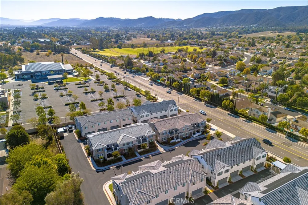 41987 Isadora #1404 Murrieta, CA 92562