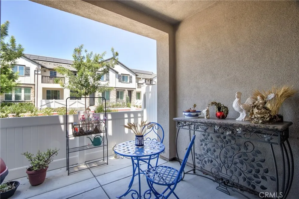 41987 Isadora #1404 Murrieta, CA 92562