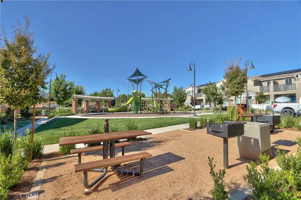41987 Isadora #1404 Murrieta, CA 92562